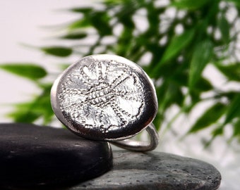 Simple silver flower ring Daisy ring Silver blossom ring Boho flower ring Minimalist flower ring Dainty Floral ring Sterling silver ring