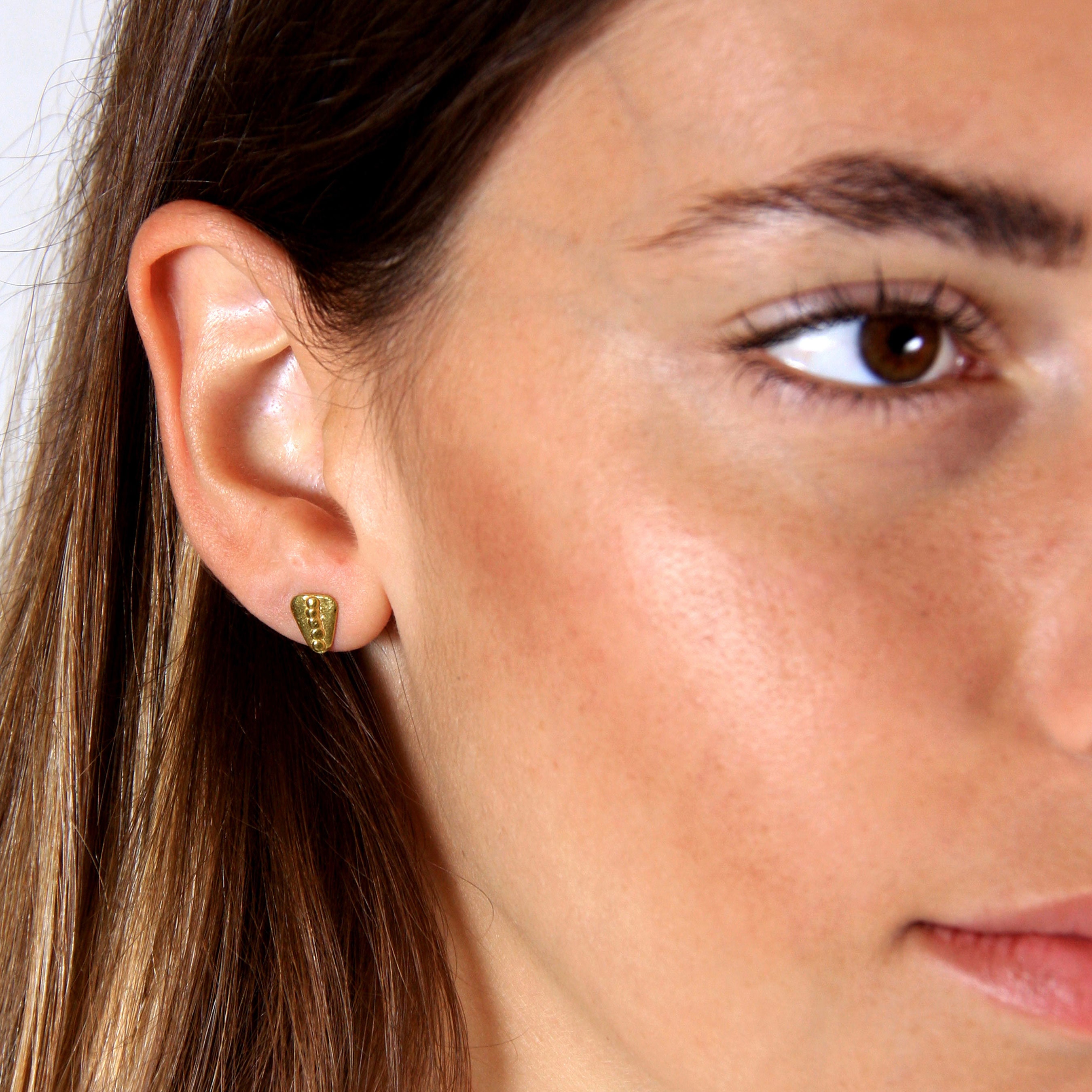 The Trí Gold Studs main image 0