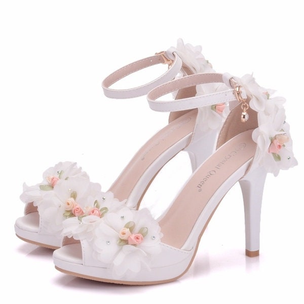 Betsy White Lace Flower Bridal Wedding Shoes Fine Pointed - Etsy
