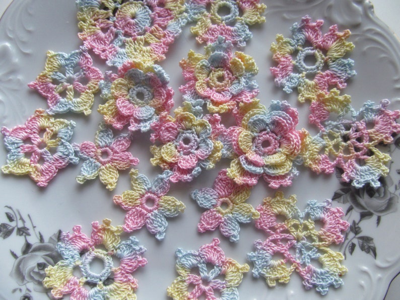 applique and creativity rings 50 crochet lace elements for scrapbooking flowers leafs and doilies decoration