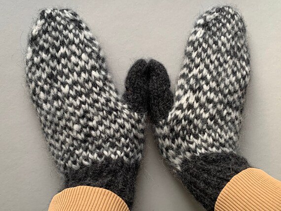 Black Knit Mittens Chunky Cable Knit Mittens Winter Mittens - Etsy