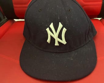 New Era 59FIFTY New York Yankees Fitted Hat Size 8 Black MLB On Field Cap