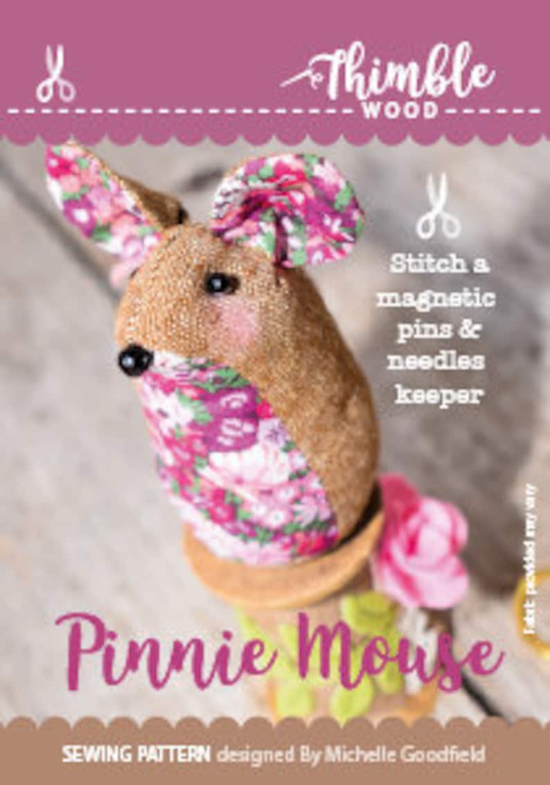 A cute sewing pattern featuring a needle roll and pincushion an ideal handmade gift. Liberty fabric and Essex linen Pinnie Mouse