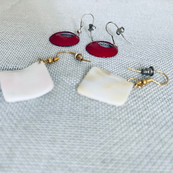 Red enamel circle/white shell square earrings Ear… - image 7