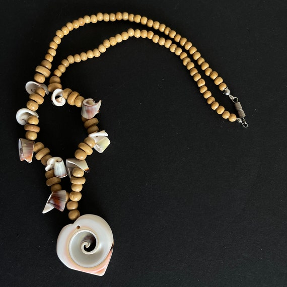 Shell/wood beads choker White/beige beads choker … - image 3