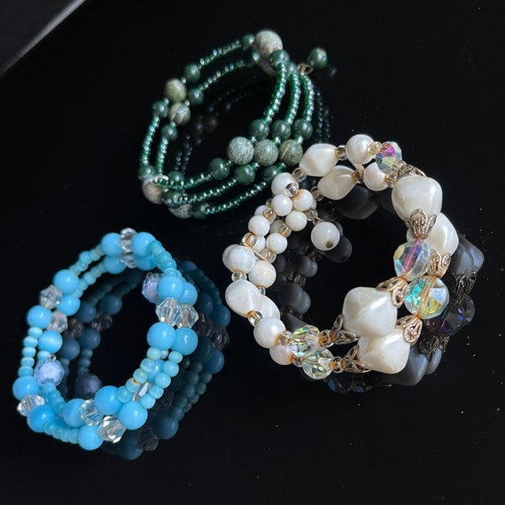 3 Wrap Bracelets memory Faux pearl white bracelet… - image 10