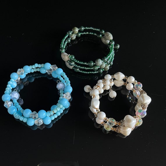 3 Wrap Bracelets memory Faux pearl white bracelet… - image 8