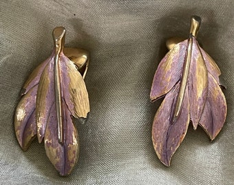 PASTELLI Vintage Clips earrings Gold tone metal/purple enamel clips earrings