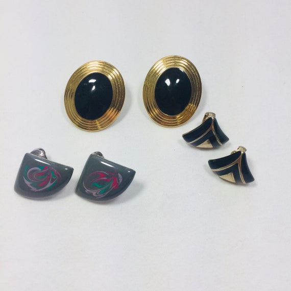 3 couples vintage earrings Gold tone metal/black … - image 1