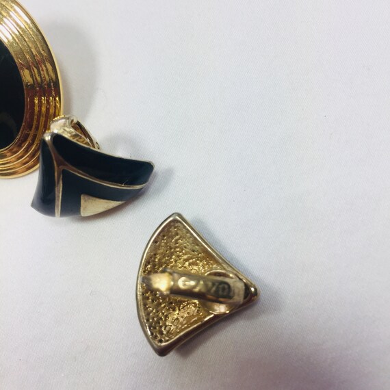 3 couples vintage earrings Gold tone metal/black … - image 5