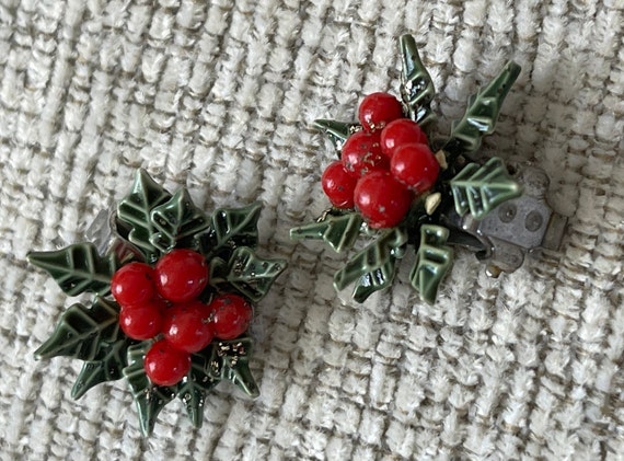 Сhristmas Clip-on Earrings Vintage Red/green meta… - image 1