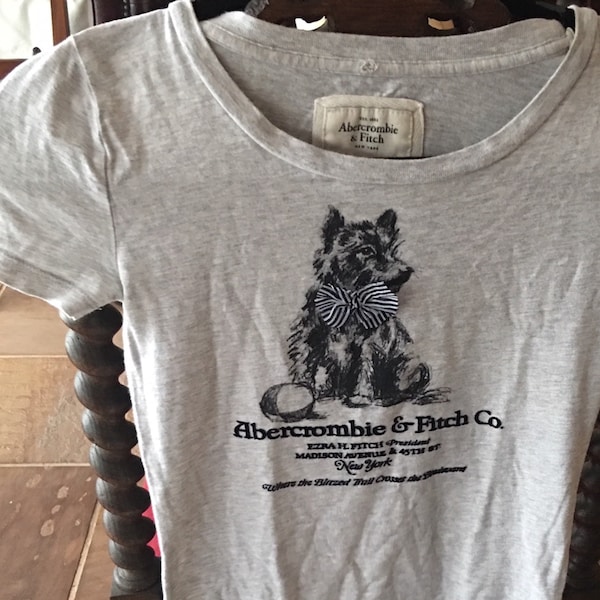 1970s vintage exclusive NY Abercrombie & Fitch t-shirt, authentic, size XS, adorable puppy design, striped bow feature, beautiful classic T