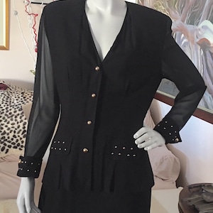 1980s vintage slimming 2-piece power suit by Cue is stunning, lined, classy timeless unique & eye catching with sheer sleeves, be on cue image 6