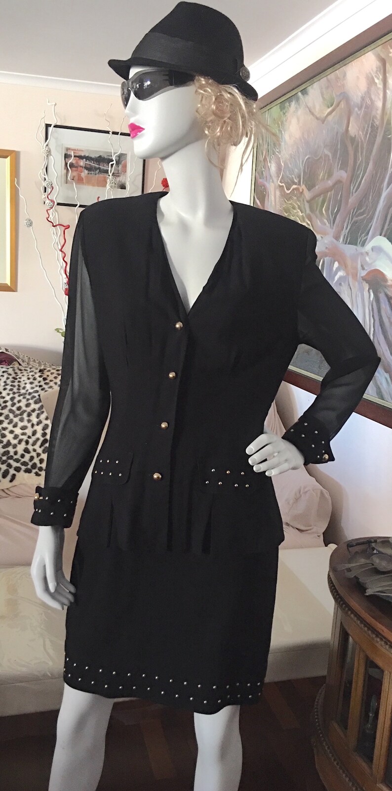 1980s vintage slimming 2-piece power suit by Cue is stunning, lined, classy timeless unique & eye catching with sheer sleeves, be on cue image 6