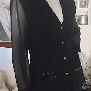 1980s vintage slimming 2-piece power suit by Cue is stunning, lined, classy timeless unique & eye catching with sheer sleeves, be on cue image 2