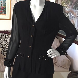 1980s vintage slimming 2-piece power suit by Cue is stunning, lined, classy timeless unique & eye catching with sheer sleeves, be on cue image 3