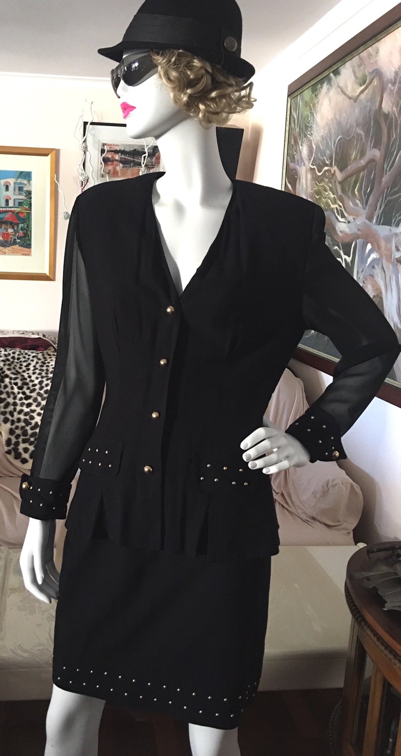 1980s vintage slimming 2-piece power suit by Cue is stunning, lined, classy timeless unique & eye catching with sheer sleeves, be on cue image 3