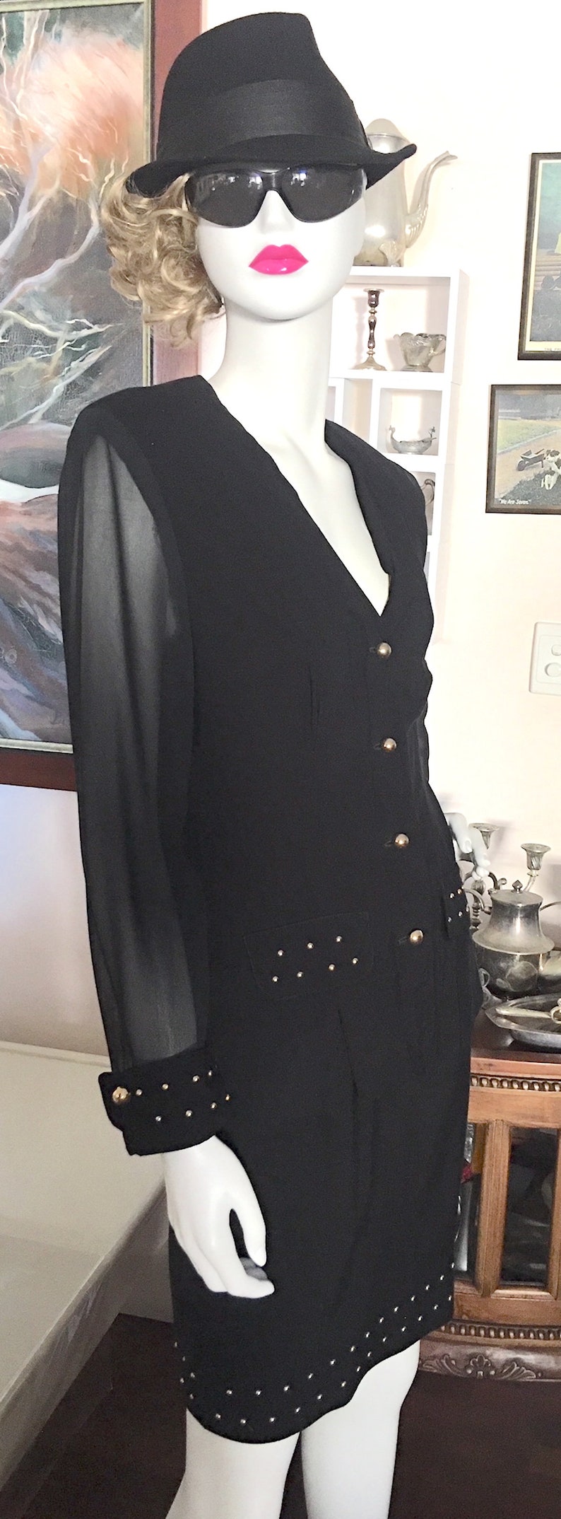 1980s vintage slimming 2-piece power suit by Cue is stunning, lined, classy timeless unique & eye catching with sheer sleeves, be on cue image 7