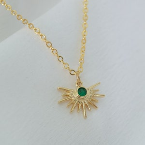 Green Sunburst Dainty Charm Necklace