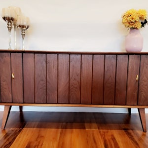 SOLD - Do Not Purchase - Refinished Zenith Vintage Functioning Stereo Record Player