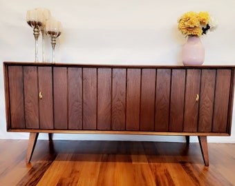 SOLD - Do Not Purchase - Refinished Zenith Vintage Functioning Stereo Record Player