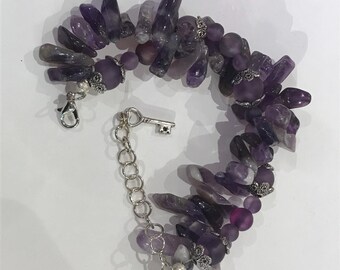 Amatista, un hermoso color morado.