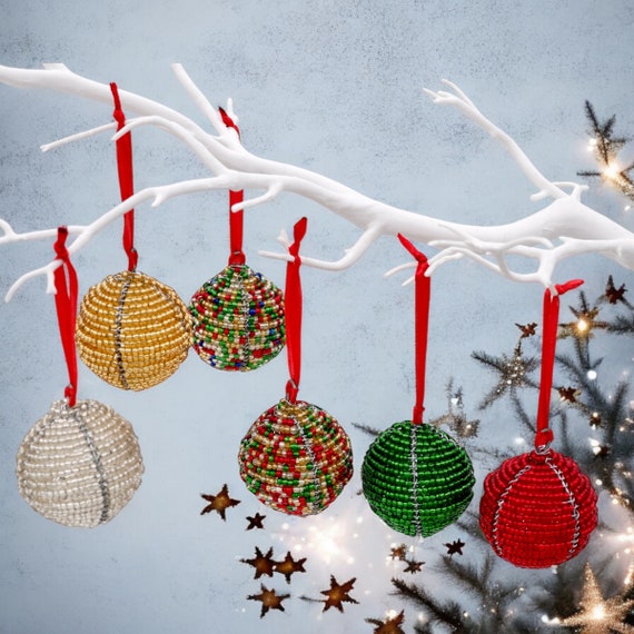 UPINS 1200 perline di Natale, perline rotonde da 6 mm, colore rosso, verde, oro, argento, per realizzare decorazioni natalizie, feste, decorazioni fai da te