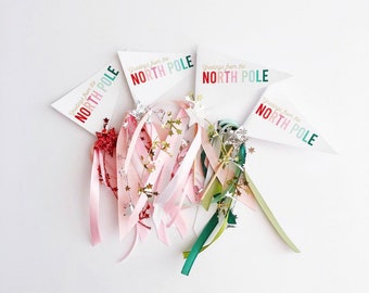 Greetings from the North Pole Flag Printables // Holiday Christmas flags // Christmas Pennant Flags