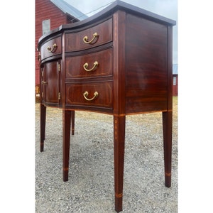 Henkel Harris Mahogany Inlaid Federal Style Sideboard image 7