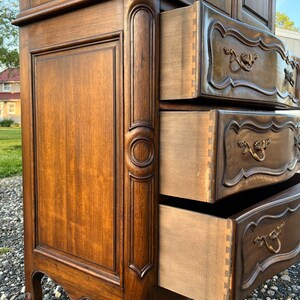 Vintage Drexel Fontaine Louis XV Style Gentlemans Chest Tallboy Dresser image 6