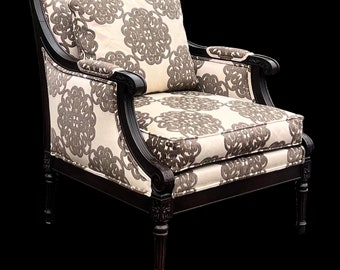 Ethan Allen Neoclassical Fairfax Lounge Chair