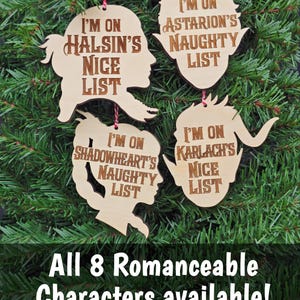 Adorno navideño de madera de los Compañeros de Baldur's Gate: Aprueba Desaprueba Broma Lae'zel Astarion Gale Halsin Karlach Shadowheart Minthara Halsin