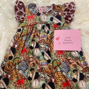 Safari Maus inspiriert Kleid mit flatternden Ärmeln