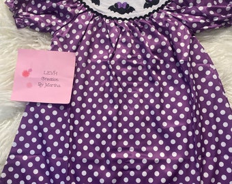 Vestido bordado com babados inspirado no Halloween do Rato Roxo