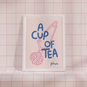 Funky Tasse Tee bitte Plakat, Getränk-Infuser, Sieb Rosa Blau Druck, adrette trendige eklektische Wandkunst, Retro Maximalist Ästhetisches Dekor