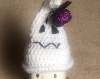 Gehäkelte Marshmallow Tasse Hat-Boo mit lila glitzernden Kürbis