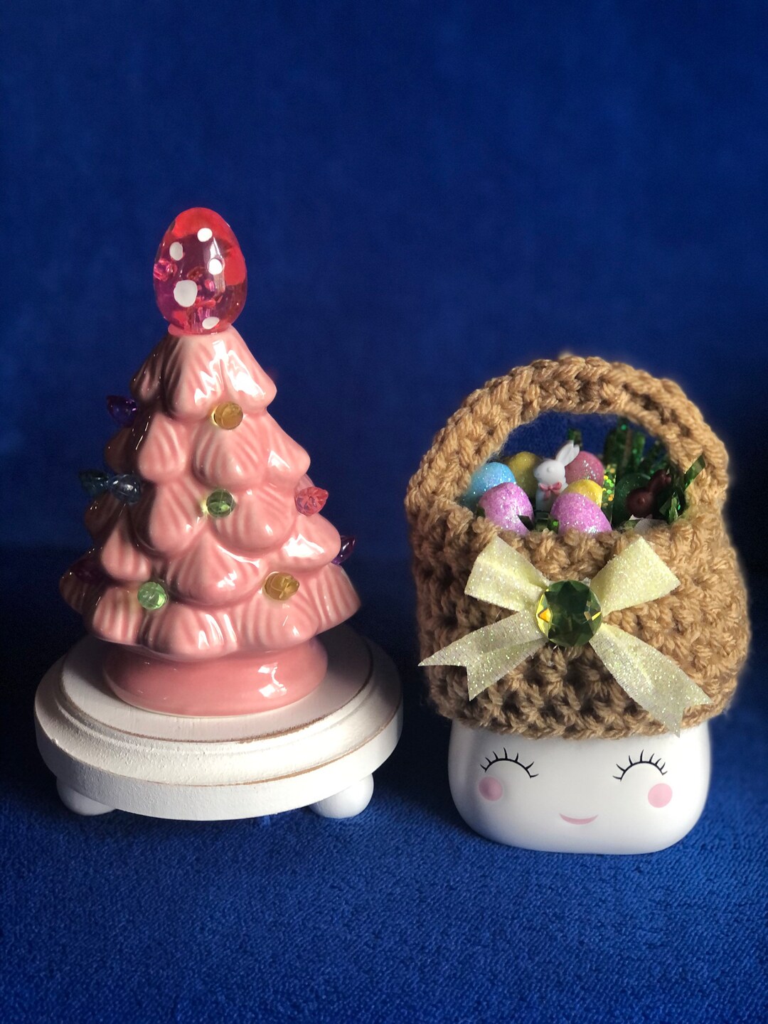 Crocheted Marshmallow Hatglitter Eggs With Bunnies in A Crocheted