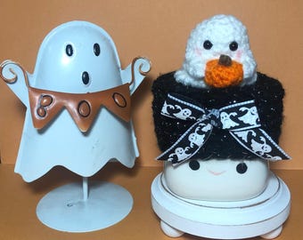 Crocheted Marshmallow Mug Hat, “Mini Boo”  With A Pumpkin
