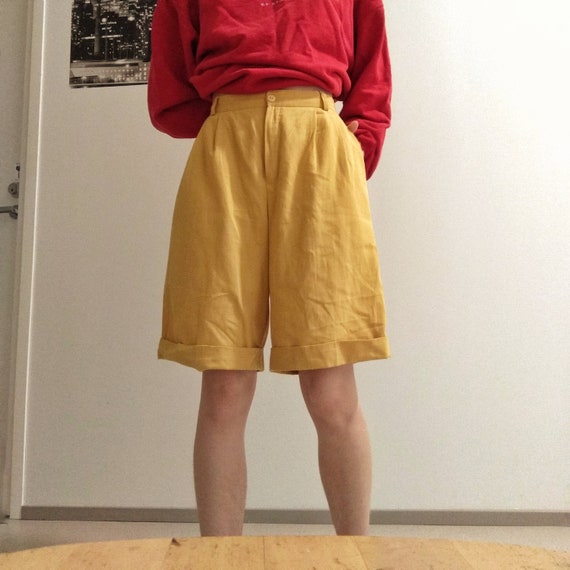 Vintage Wide Leg Shorts in Yellow 