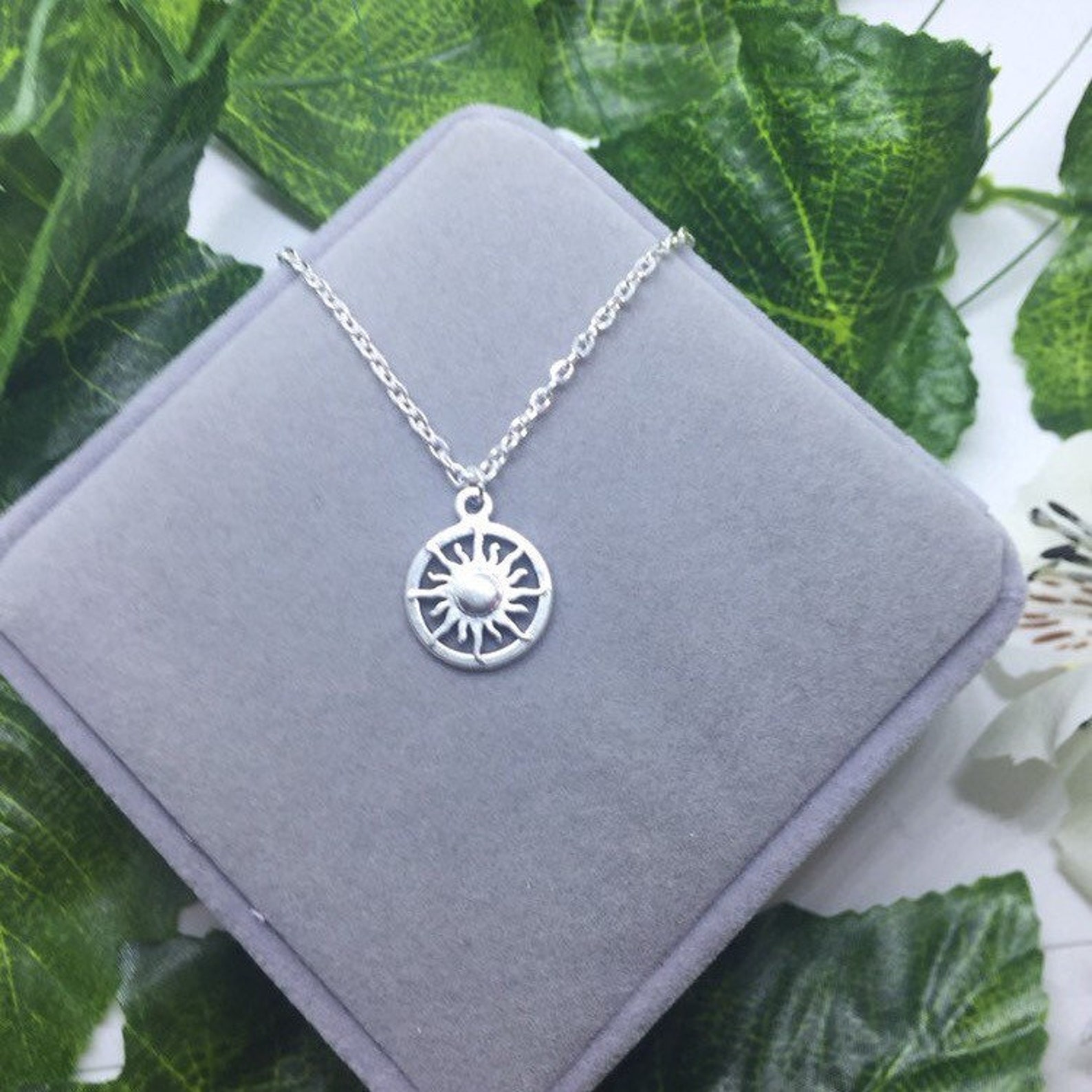 Chasing Sunset Necklace (silver) main image 1