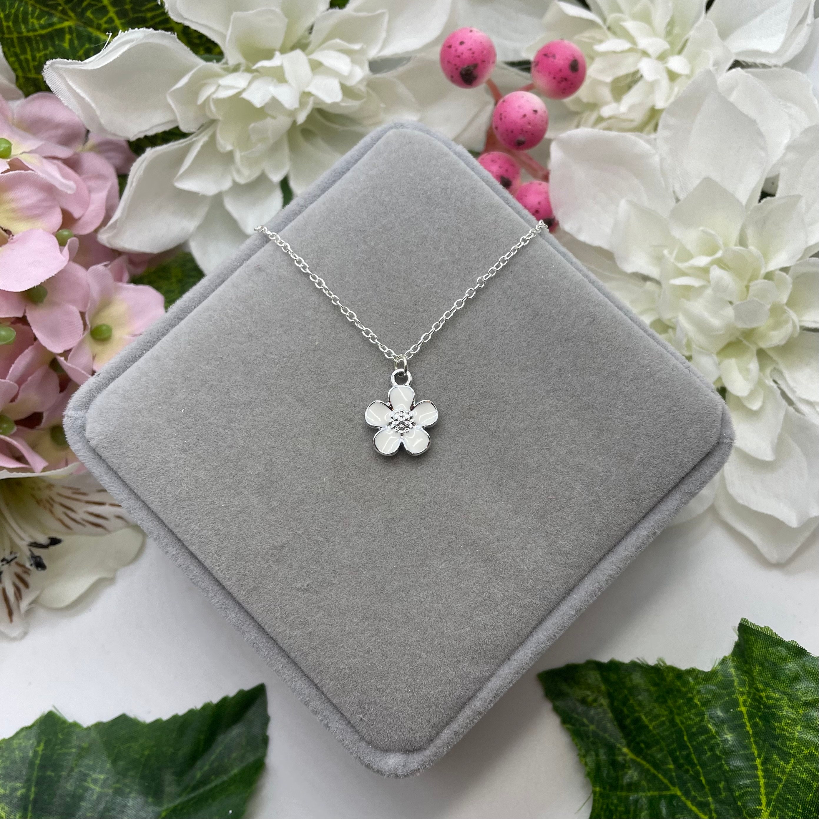 TATIANA☆[silver925] Bloomette Flower Pendant Necklace il_fullxfull.5202437234_ryyu.jpg