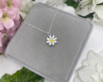 Daisy Pendant Necklace, Silver Pendant Necklace, Necklaces for Women, Daisy Necklace, Flower Necklace, Floral Necklace, Gift for Her