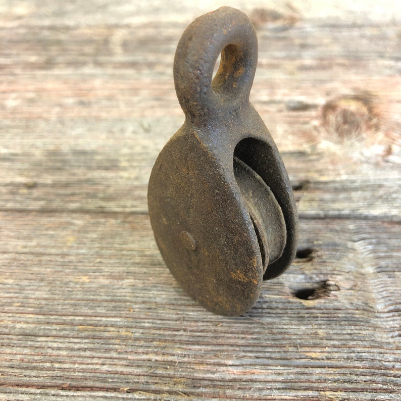 Small Rusty Vintage Pulley Antique Hardware Barndoor Etsy