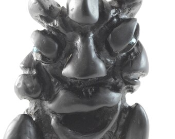 Horn Tiki / 無垢の水牛の角で作られたティキ像 / ユニークな手工芸品