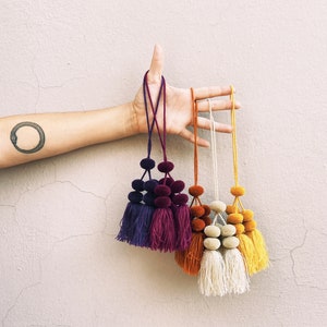 Mexican pom pom tassel - 3 string