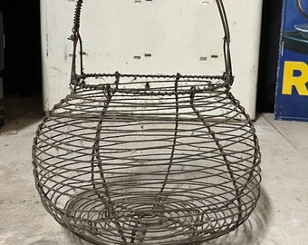 Vintage Französischer Metalldraht Eierkorb, Bauernhaus Antiquitäten, Landhaus Küche Wand aufbewahrung, rustikales Dekor Inneneinrichtung, Wohnkultur