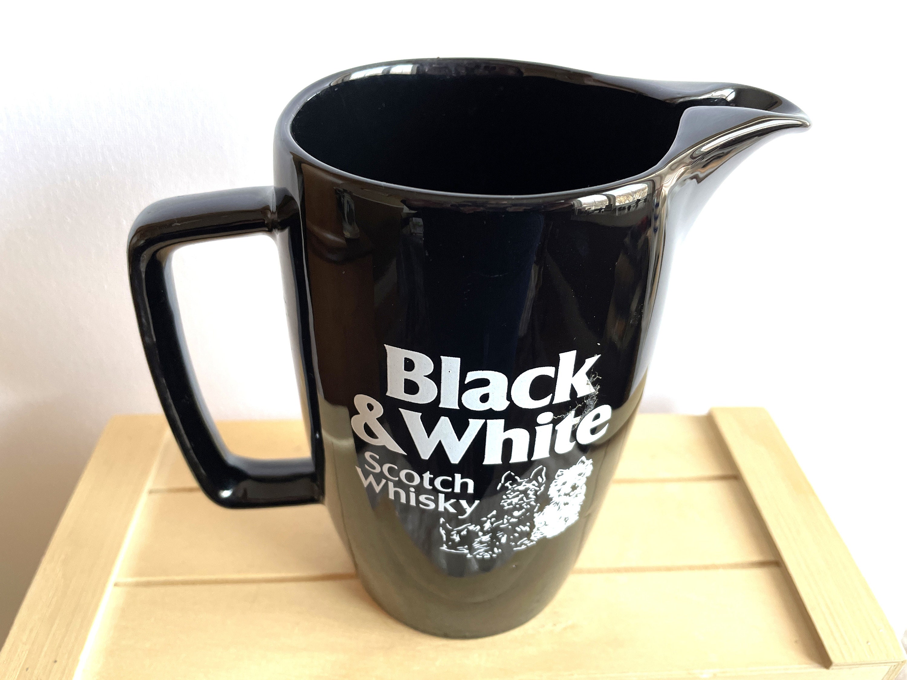 Black and White Scotch Whisky Water Pitcher Buchanans Wade pic