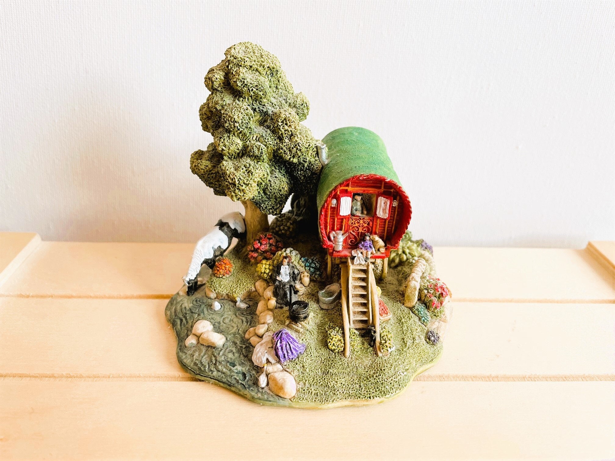 Lilliput Lane Traveller's Rest Figurine, the British Collection