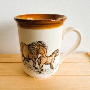 Tazas de cerámica vintage con motivos de animales de Bilton and Churchill, fabricadas en Inglaterra, se venden individualmente.