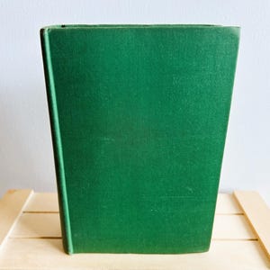A Short History of the English People by John Richard Green, 1936, Includes Maps and Tables, History of Kings Queens and British Monarchy